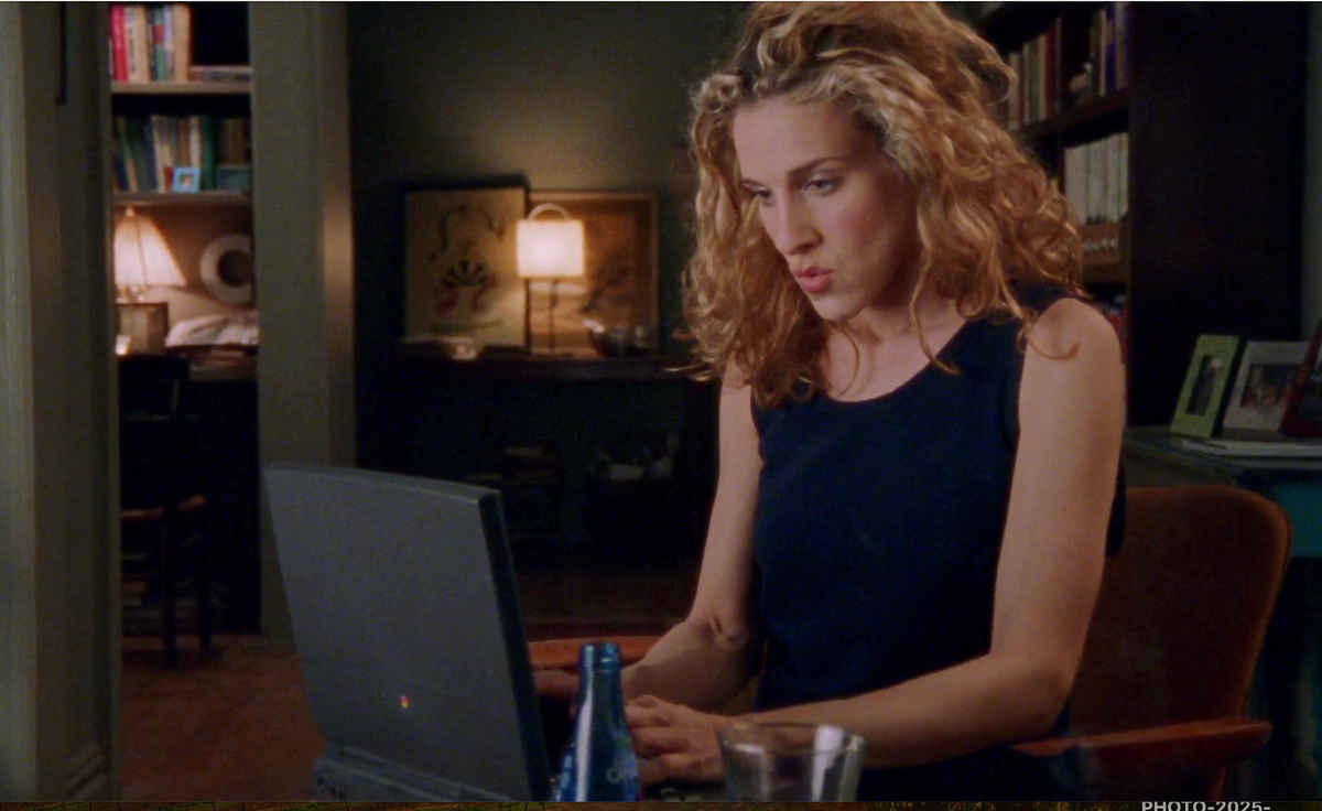 Кэрри Брэдшоу – королева рефлексии на тему бывших, страданий и мониторинга 😏