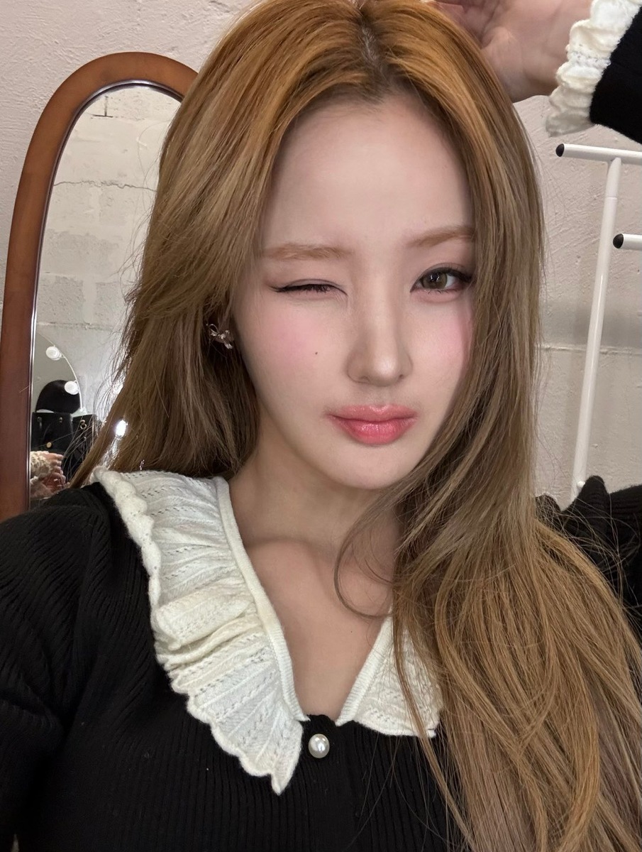    Белль из KISS OF LIFEСоцсети