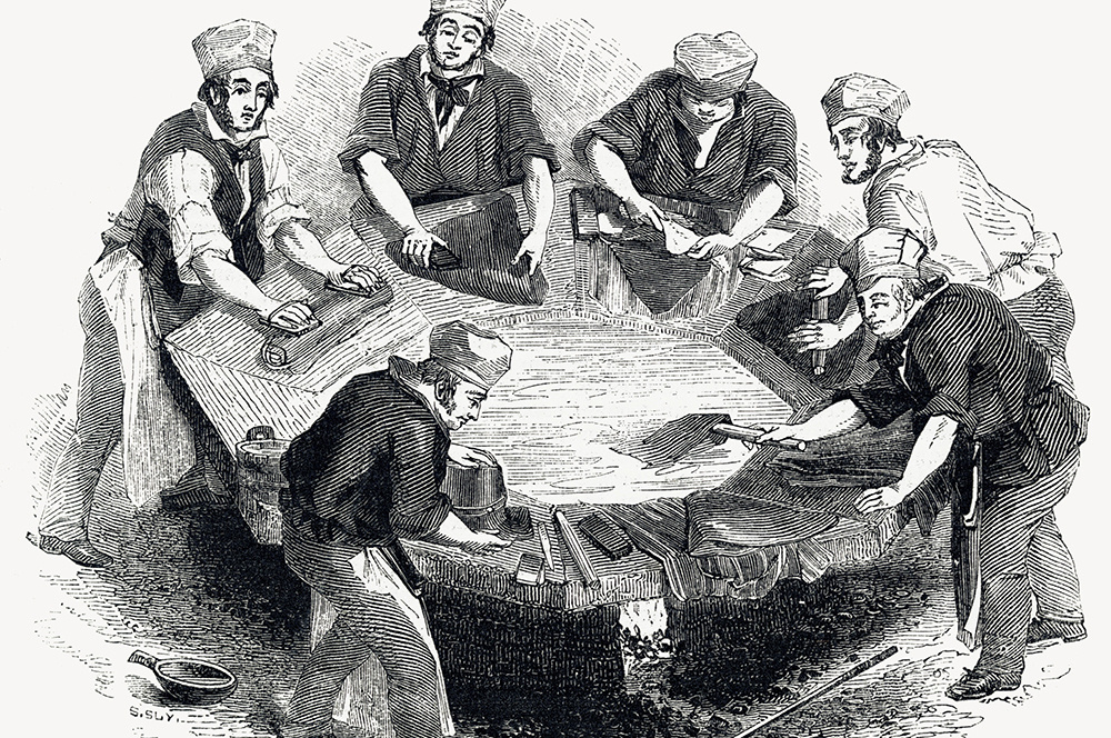     Фото: Mary Evans Picture Library/Mary Evans Picture Library/East News Чаще всего шляпники работали в небольших, плохо проветриваемых помещениях и были обречены на короткую жизнь