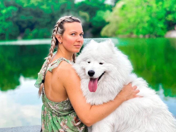 Самоед - действительно огромная собака, и такая верная. Фото: Оксана Набокова