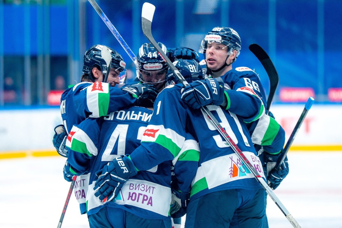    Василий Филипенко поздравил «Югру» с выходом в плей-офф Кубка Петрова
