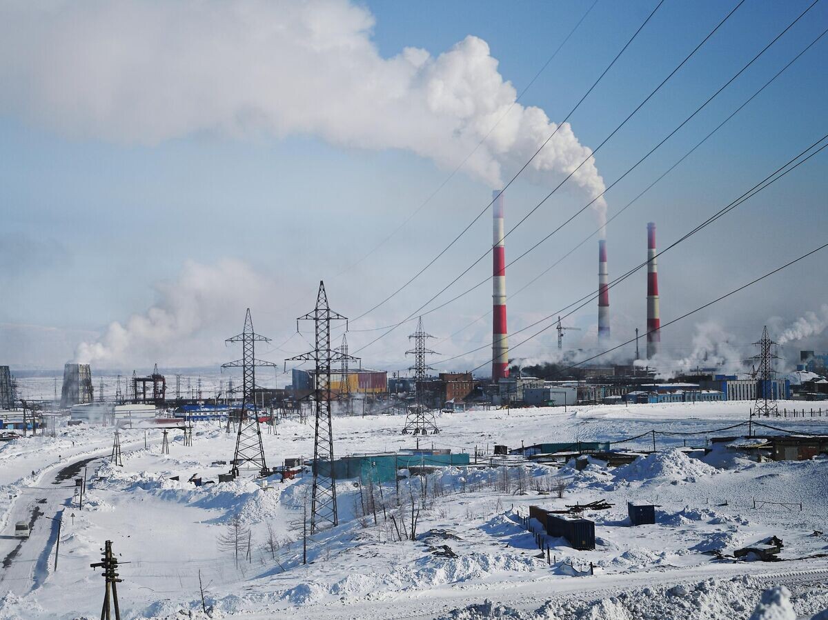    Город Крайнего Севера Норильск в апреле© РИА Новости / Светлана Шевченко