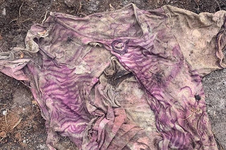 Эту кофточку отец нашел прямо возле обнаруженного черепа. Фото: Личный архив героя публикации.