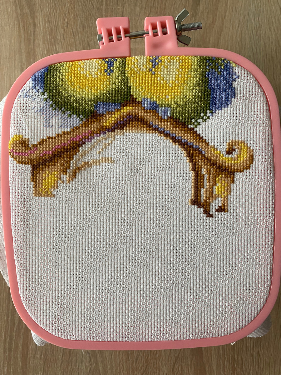 Так выглядел домик в последний раз, когда я его вышивала