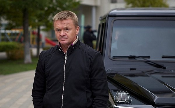    Фото: кадр из сериала «Физрук» (2014 – 2017) / Good Story Media / режиссеры Сергей Сенцов, Фёдор Стуков, Дмитрий Губарев Оксана Маслова