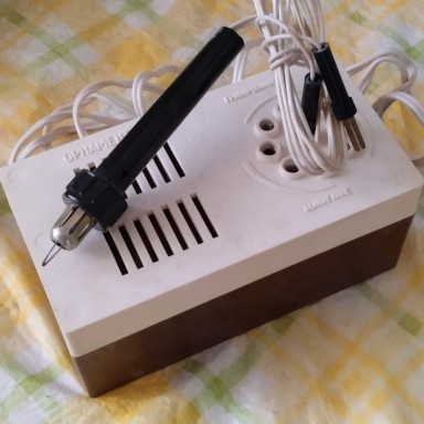 Прибор для выжигания "Орнамент".         Фото автора.