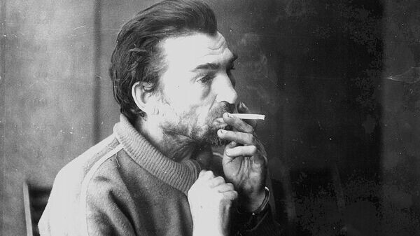 Жителя города Фрунзе не могли поймать милиционеры России, Казахстана и Кыргызстана — почти 30 лет он "кочевал" по кладбищам и надругался над трупами десятков девушек