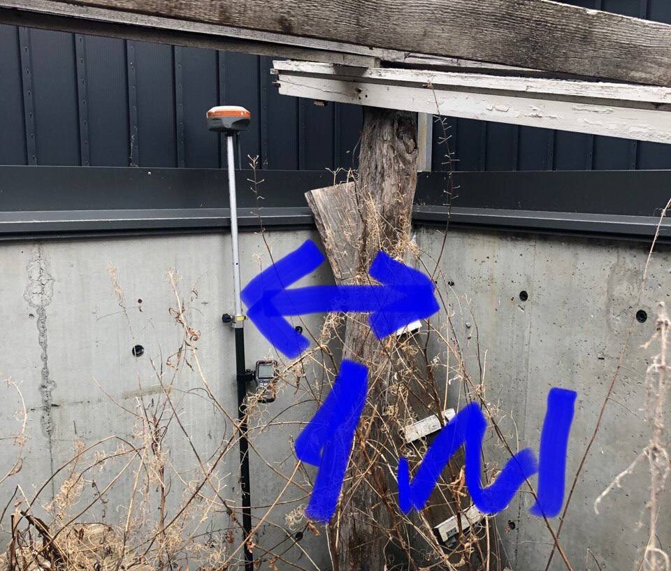 У соседа была захвачена полоска, шириной 1 метр