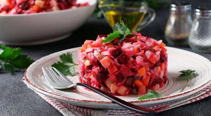   Винегрет с фасолью и квашеной капустой (Shutterstock/FOTODOM)