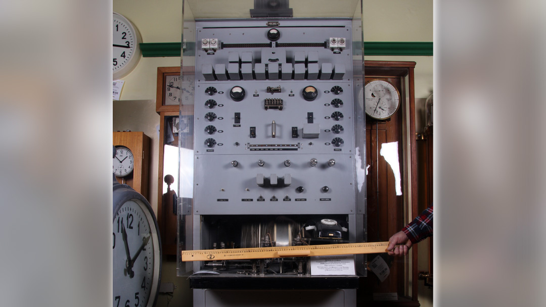 «Говорящие часы» из коллекции Политехнического музея