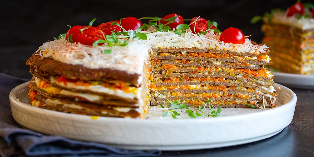 Печёночный торт: классический рецепт нежной закуски