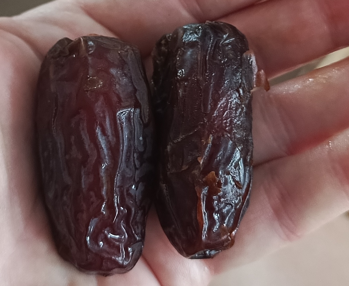 Финики с зелёным чаем