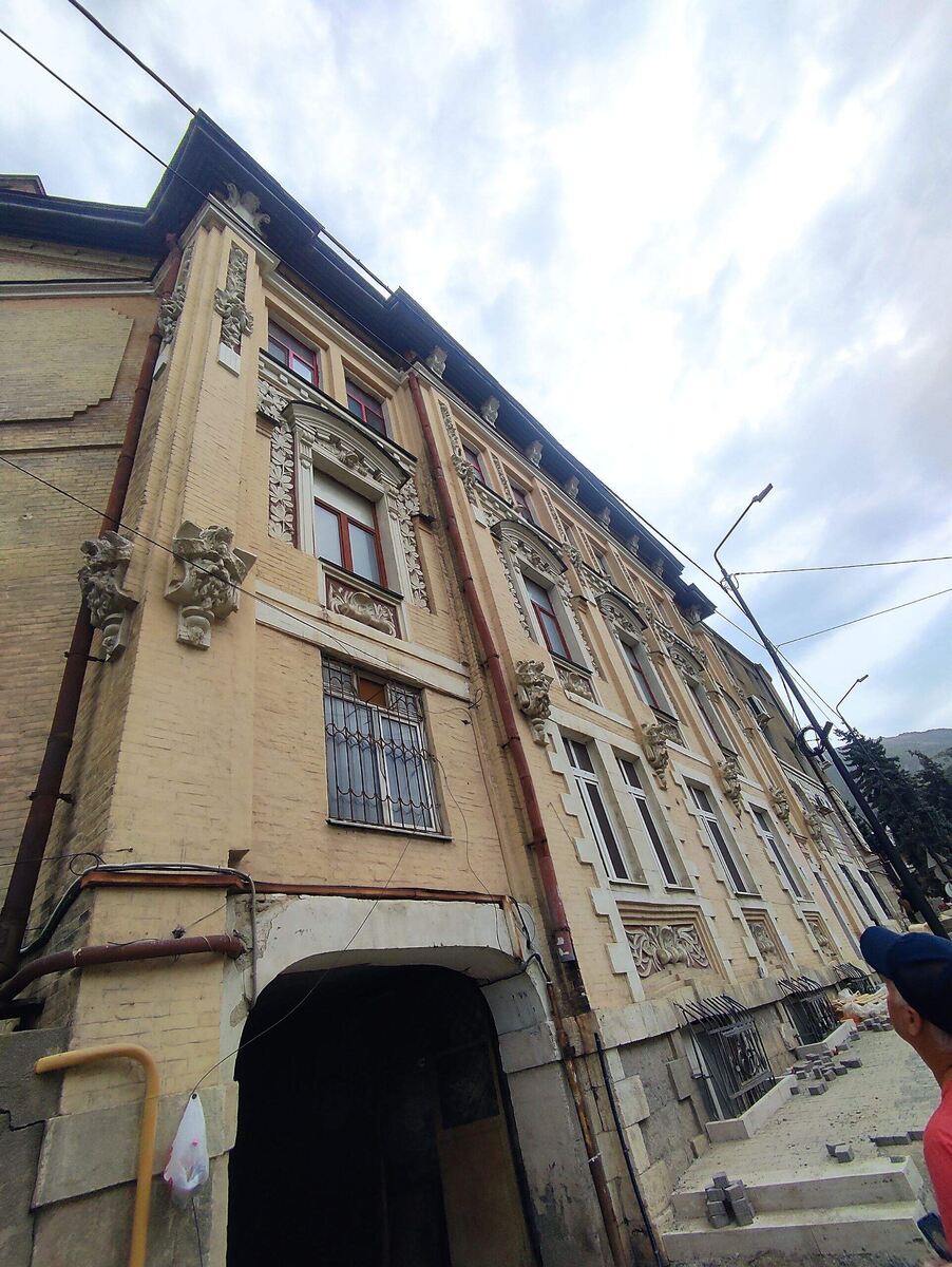 "Посмотри, в каком красивом доме мы живём.."