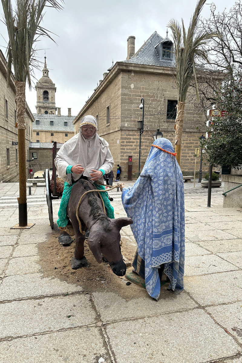 Для примера полноростовой вертеп в Эскориале, Испания. Фото автора
