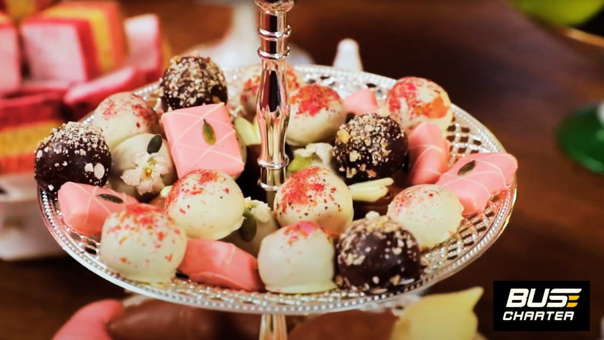 Подарок на 8 марта, что подарить жене сестре маме