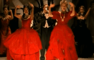 Эй Джи с девчонками - образец стиля!)