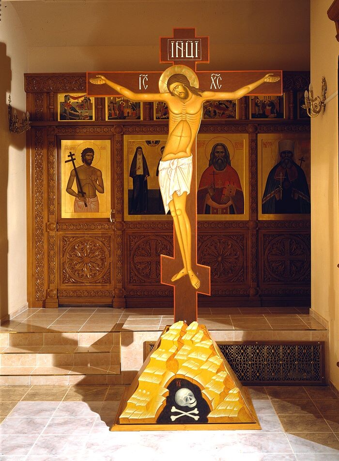 Череп под распятием Иисуса Христа