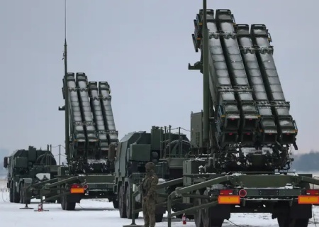    Уолтц назвал условие возобновления помощи Украине