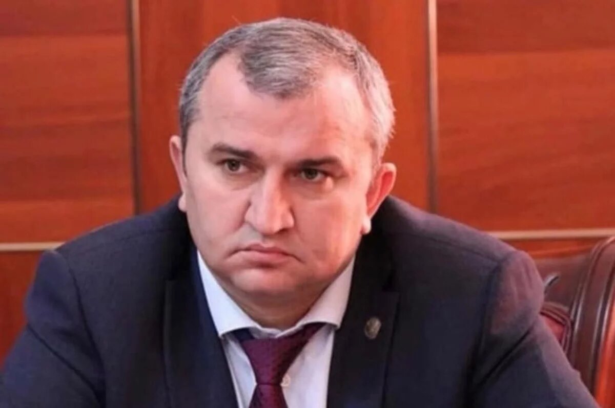    Депутат Рашид Исаков вызвал на бой матерившегося главу Казбековского района