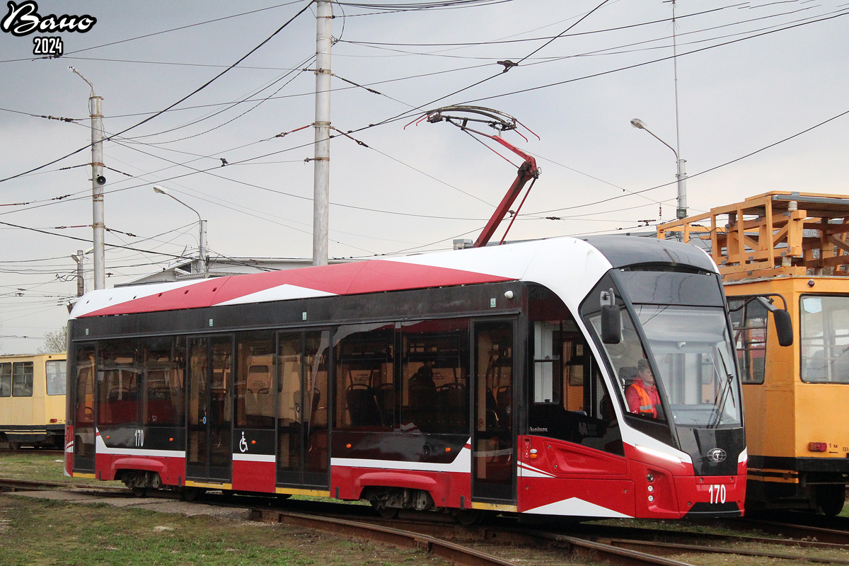 Трамвай "Львенок" 71-911ЕМ в Череповце, источник https://transphoto.org/photo/1941366, автор Вано