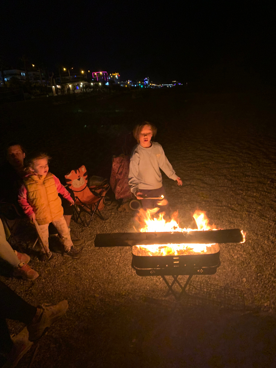 Братик и сестрёнка внучатки  мои 🤗