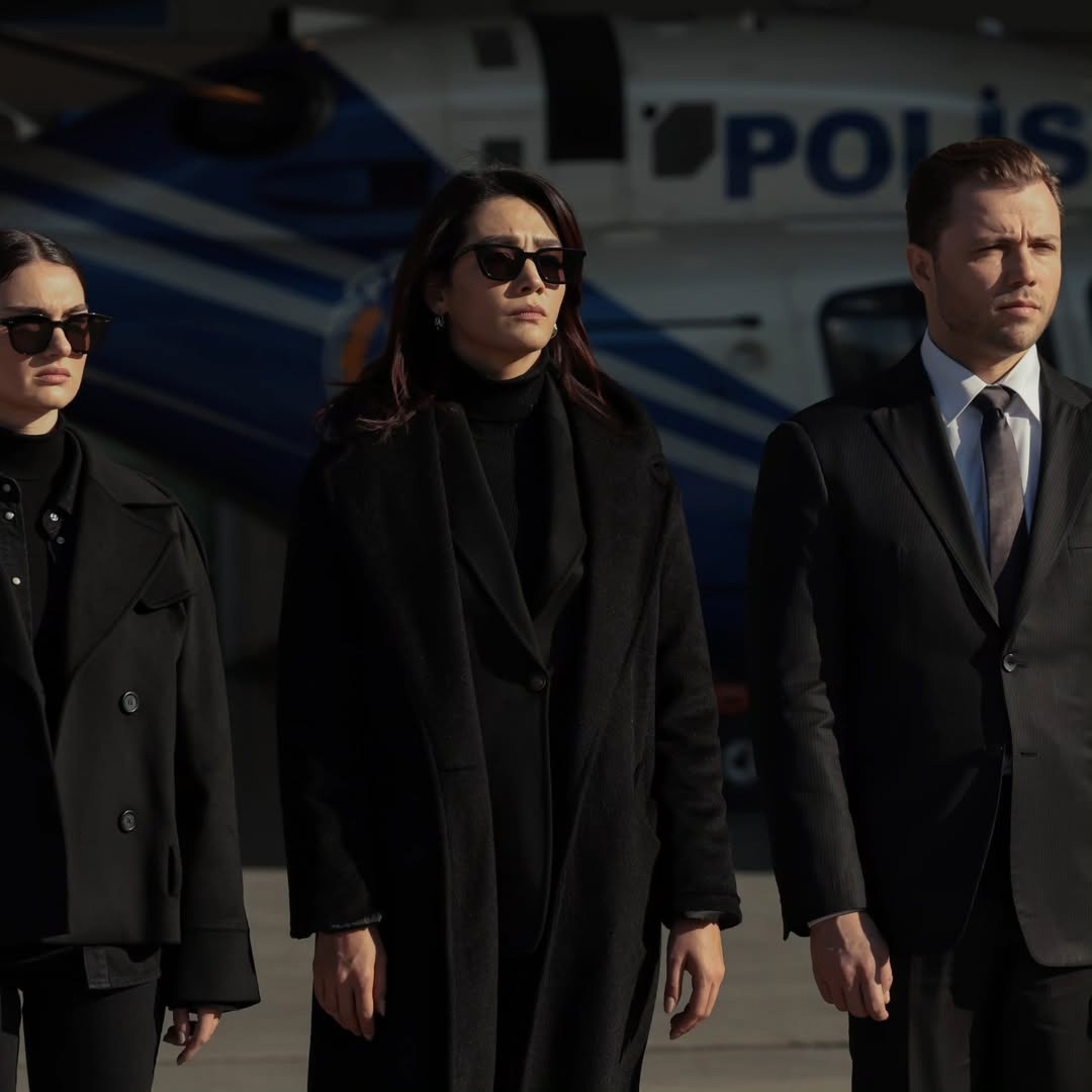 кадр из сериала "Разведка"