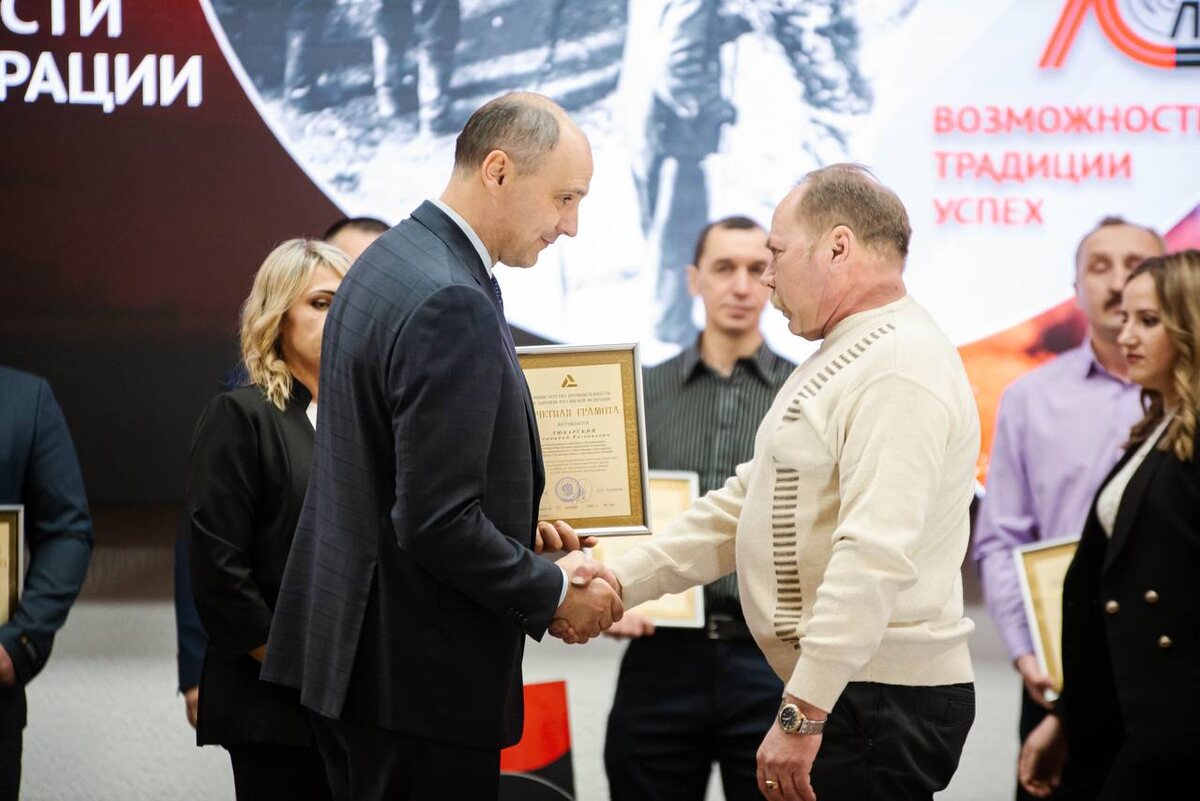     Денис Паслер поздравил коллектив «Уральской Стали» с 70-летием комбината Оренбуржье
📷    Денис Паслер поздравил коллектив «Уральской Стали» с 70-летием комбината Оренбуржье
📷    Денис Паслер поздравил коллектив «Уральской Стали» с 70-летием комбината Оренбуржье
📷    Денис Паслер поздравил коллектив «Уральской Стали» с 70-летием комбината Оренбуржье
📷    Денис Паслер поздравил коллектив «Уральской Стали» с 70-летием комбината Оренбуржье
