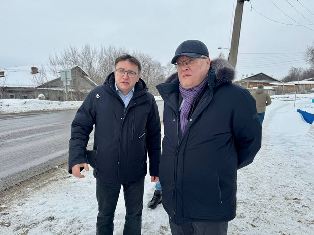    Александр Соколов потребовал сделать тротуары и освещение в Суне