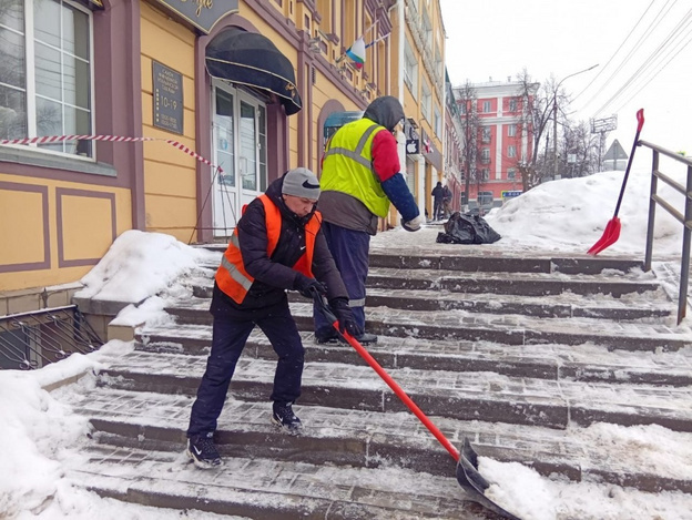    Дирекция благоустройства нашла нарушения в уборке улиц Кирова