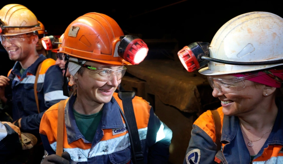     Шахтеры. Источник: РИА Новости Автор фото: Антон Вергун