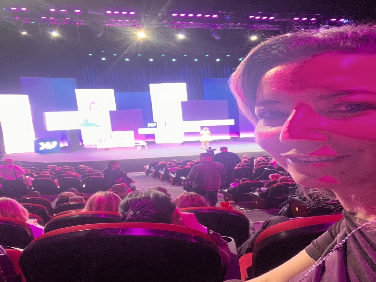 Мария Владимировна умеет держать профессионально публику 