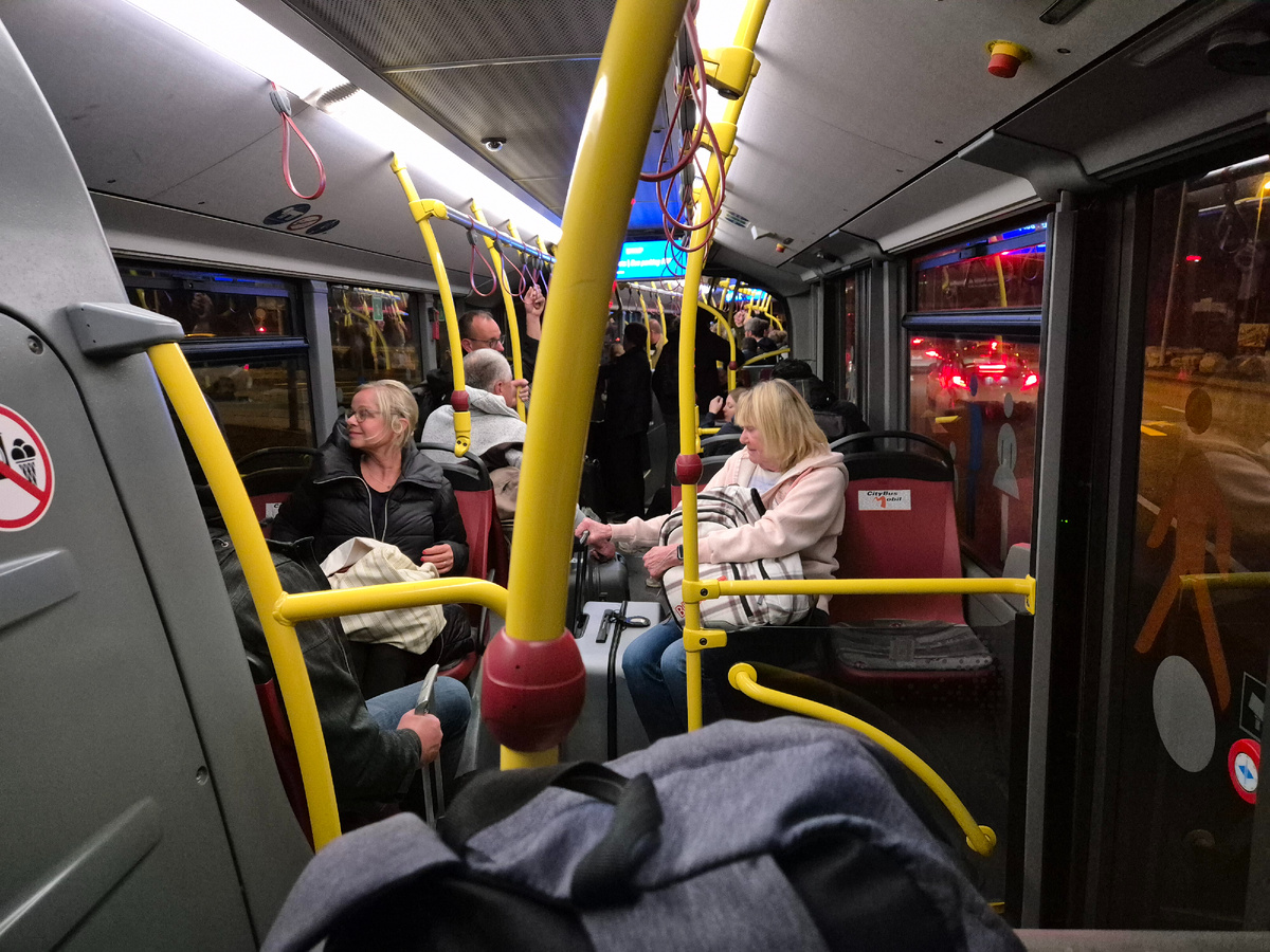 переезд из одного терминала в другой, к станции поездов дальнего следования, Франкфурт-на-Майне