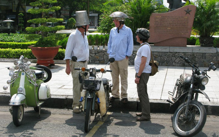 «Vespa», «Honda Super Cub 50» и «Минск»