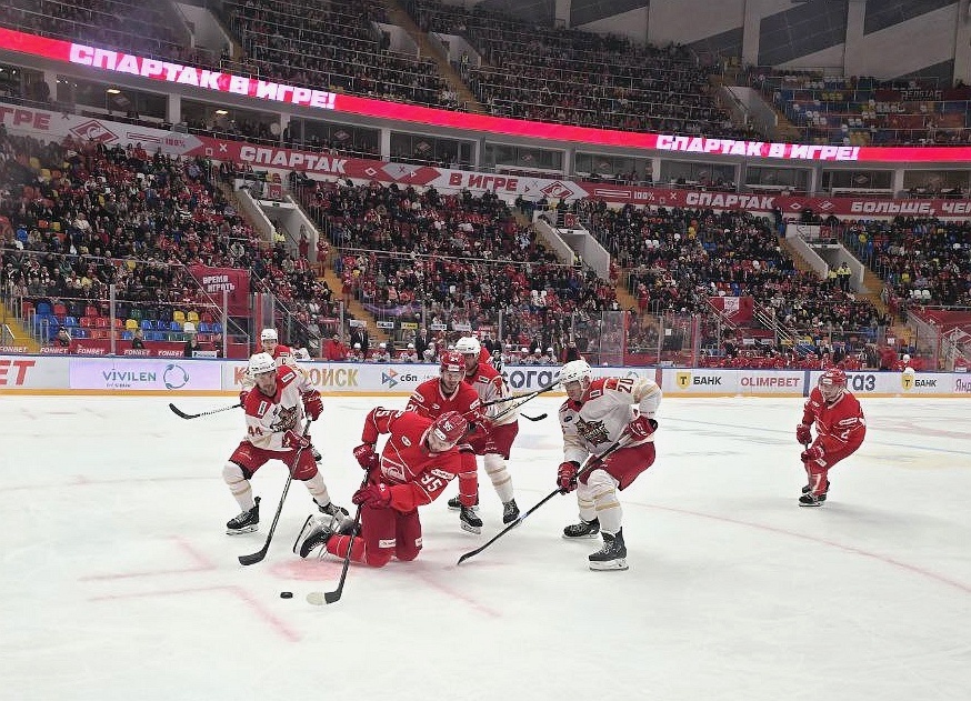 Фото Красно-белая Волна. Текст Анар Каханова.