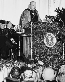 Уинстон Черчилль произносит Фултонскую речь.