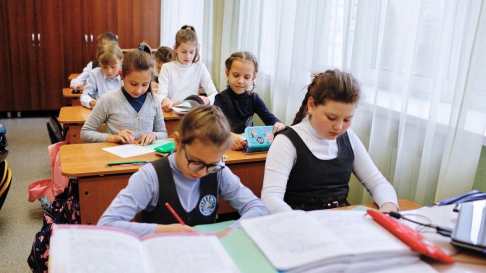    Школа. Школьники. Каникулы. Источник: Сергей Кулыгин, "Бийский рабочий"