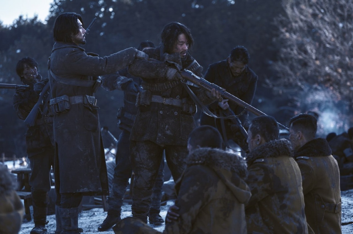 В главных ролях: Хён Бин, Пак Чон Мин, Чо У Джин, Чон Ё Бин.