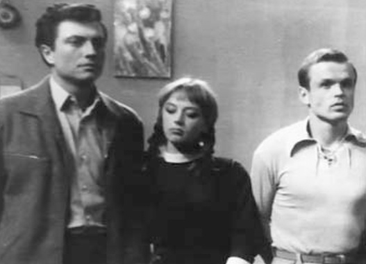Маргарита Терехова на выпускном спектакле с В.Бероевым и В.Деминым, 1964 год