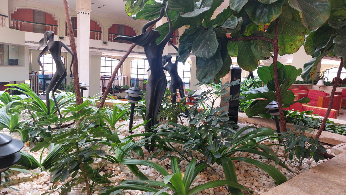 Антураж внутреннего дворика