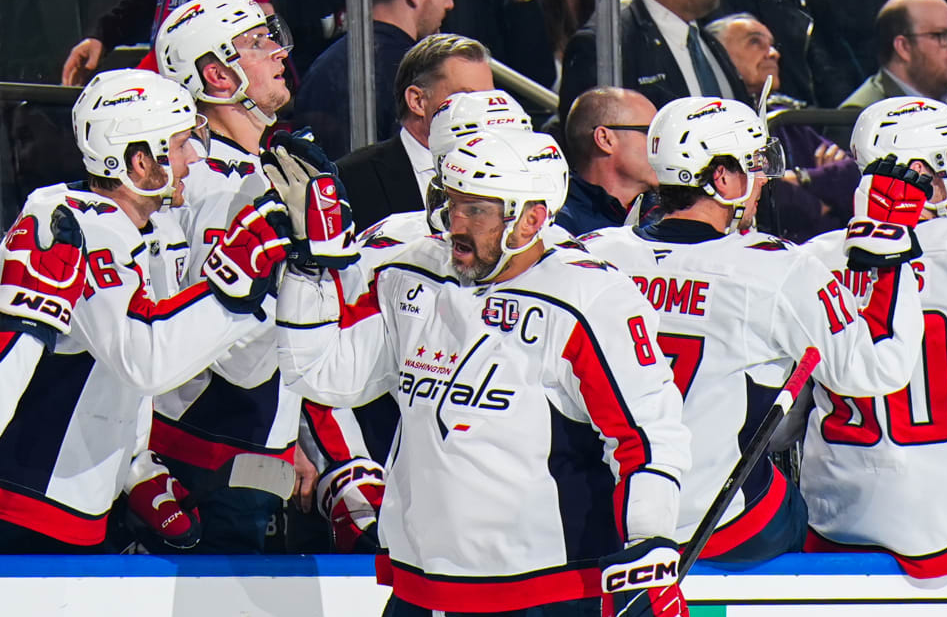 Александр Овечкин продолжил погоню за Уэйном Гретцки. Фото: НХЛ