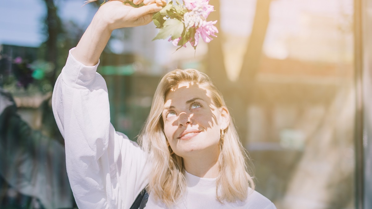    Солнце помогает вырабатывать витамин D. Фото: Freepik