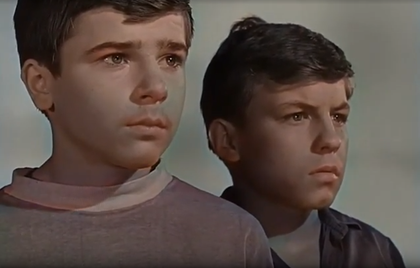 Кадр из фильма. Валерий Зуберев в роли Игоря и Виктор Колодкин в роли Жени