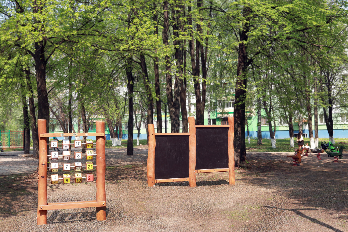 г.Набережные Челны, бульвар Юных Ленинцев, дерево акации.