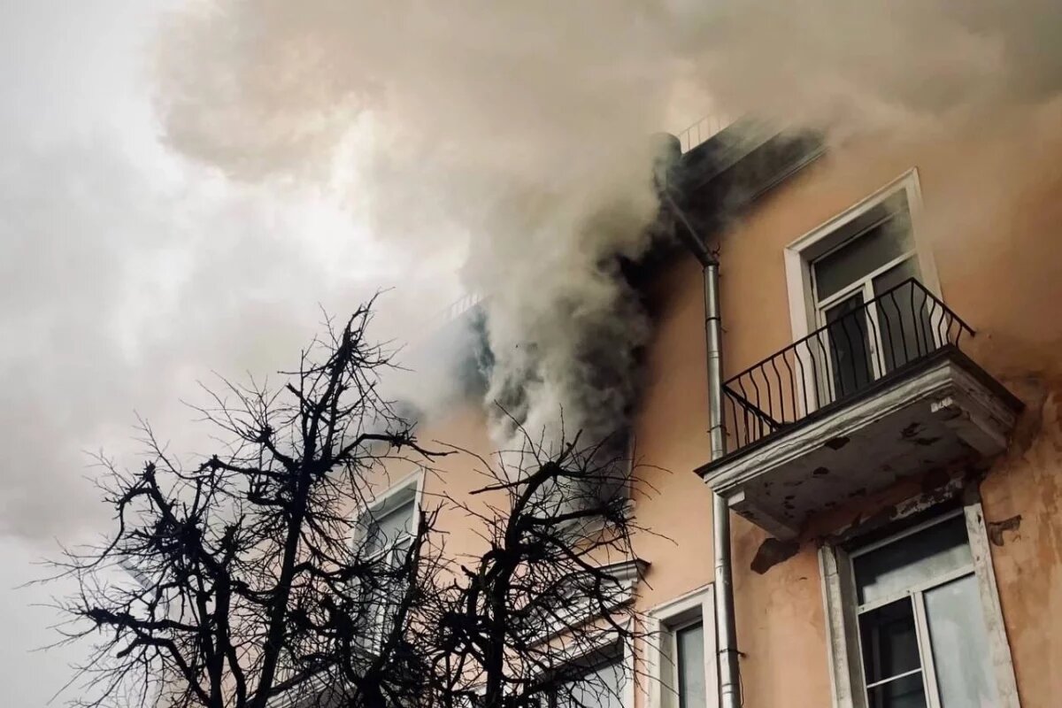    Пять человек спасли на пожаре в Пскове