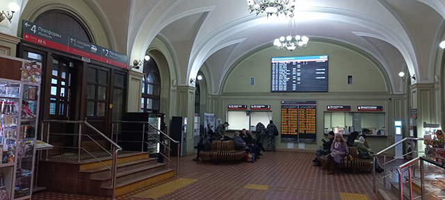 В Твери за кражу телефона у пассажира на ж/д вокзале будут судить иностранца
