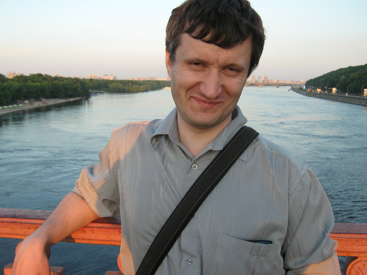 Пешеходный мост через Днепр. Киев. 20.05.2011.