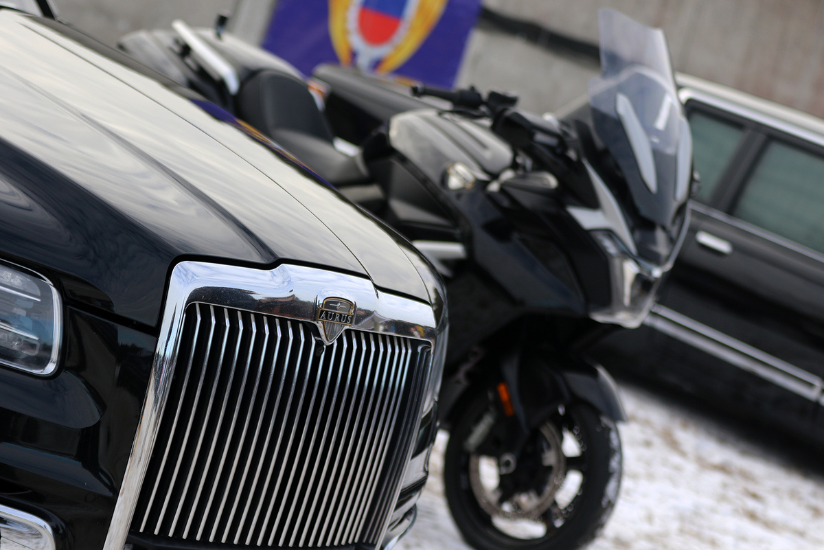 выставка служебного транспорта - Аурус Сенат и Аурус Мерлон