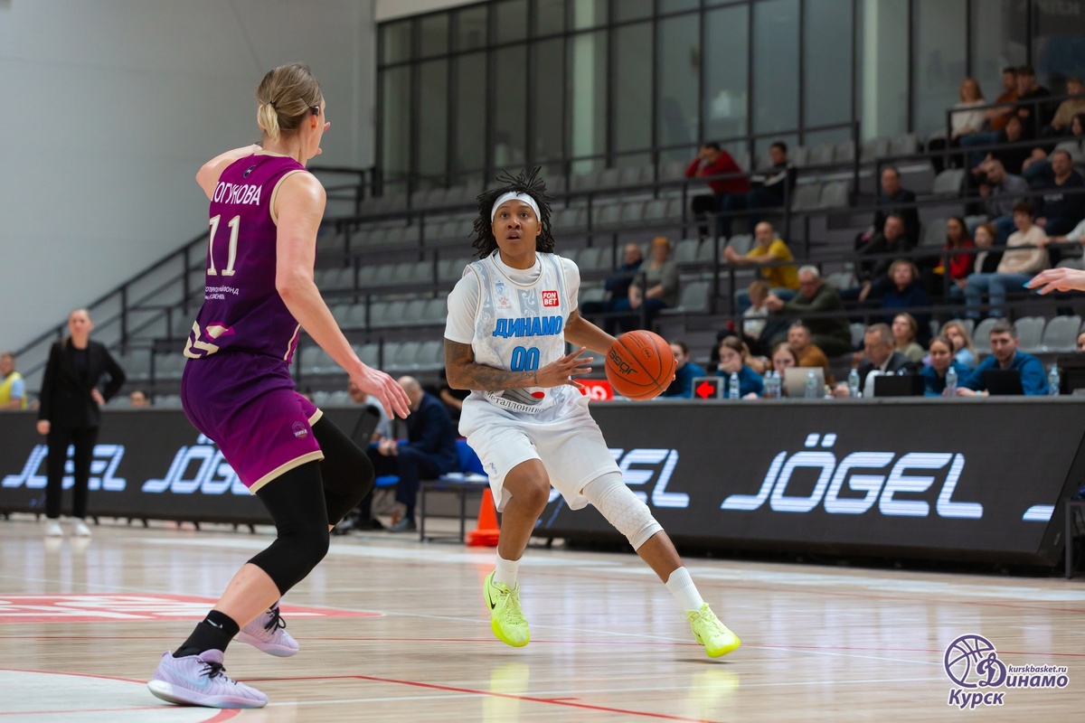 Жасмин Томас