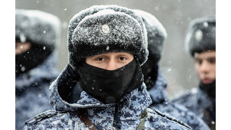 В Зеленодольске росгвардейцы задержали рецидивиста, сломавшего ребра сожительнице.📷Фото: Степан Кулинич / Коммерсантъ