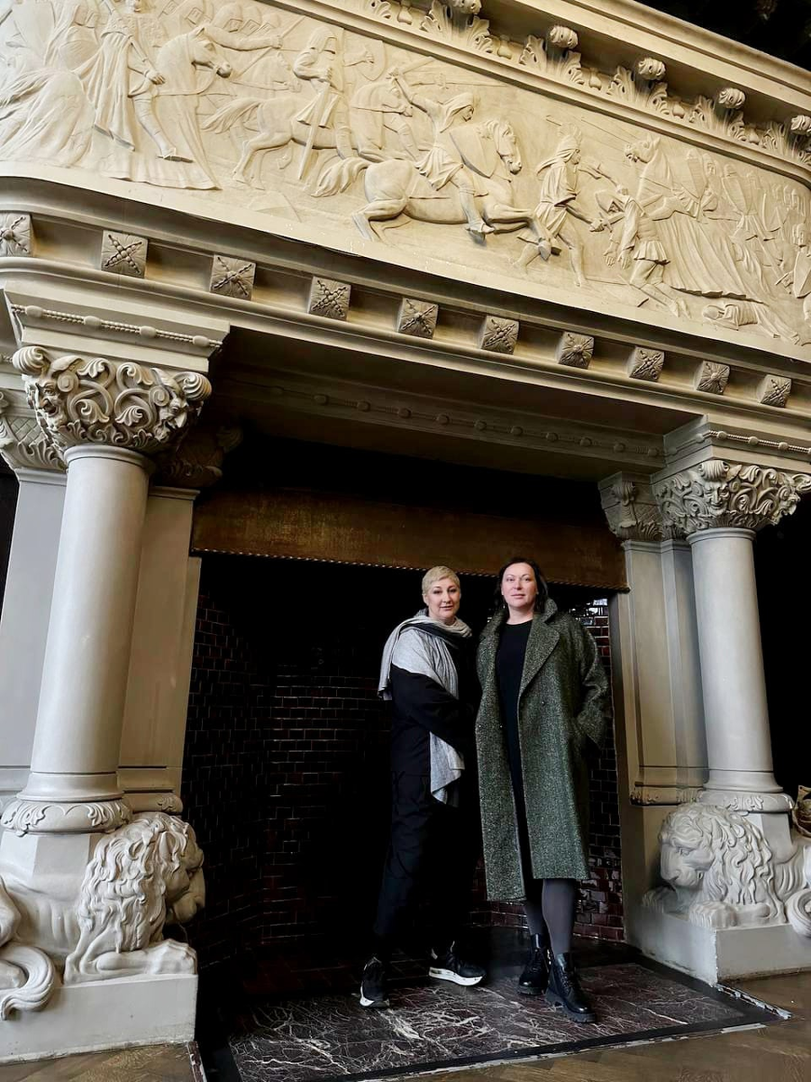 Нина Чусова и Анна Петухова. В особняке Смирнова